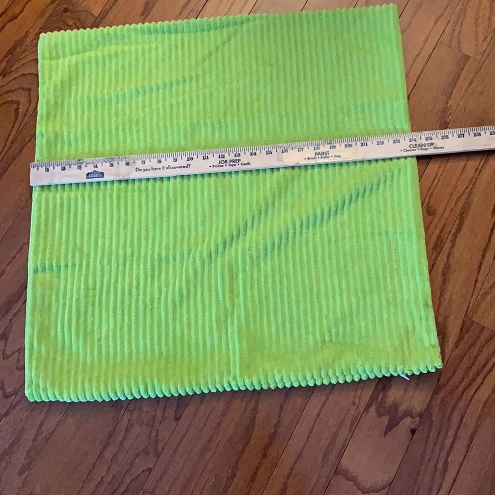Zippered pillow cover. - Picture 3 of 4